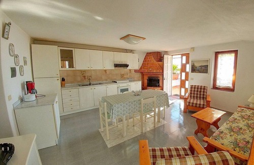 Fiaiano House | Villa Venturina A: A bright and sunny independent house located on the high coast in front of the sea, with Free WI-FI.