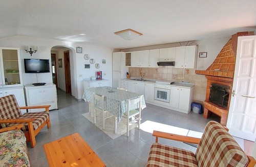 Fiaiano House | Villa Venturina A: A bright and sunny independent house located on the high coast in front of the sea, with Free WI-FI.