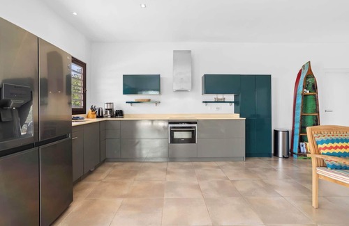 Kralendijk Villa | Villa Vista Blue with sea views and a tropical garden with private pool and clos