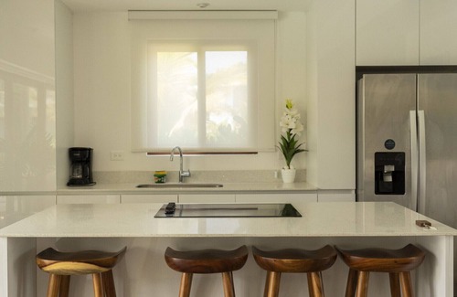 Monterrico Villa | Villa w/private Jacuzzi and balcony in Monterrico