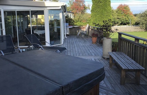 Ekero House | Villa with amazing view and a big garden. SPA-pool on porch.