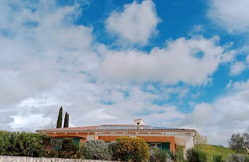 Saturnia Villa | Villa with garden 10 minutes walk from spa and golf course.