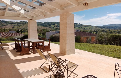 Saturnia Villa | Villa with garden 10 minutes walk from spa and golf course.