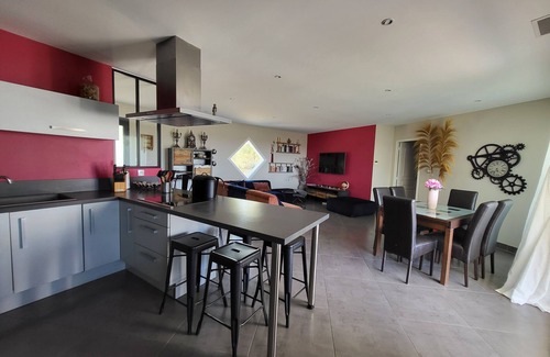 Cers House | Villa with heated pool, 10min from beaches