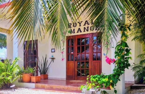 Corozal Cottage | VILLA with Ocean/Canal Views, Pool, King GET 35% OFF WHEN USING US CREDIT CARD.