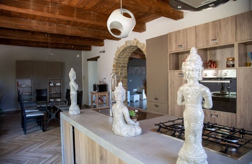 Monte San Martino House | Villa with private pool, stunning views, restaurant and supermarket within walking distance