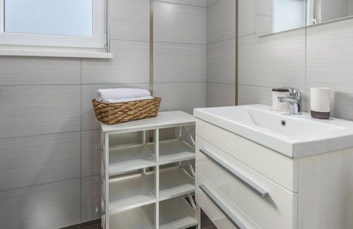 Dracevac Cottage | Villa with private pool and garden, near Porec and water park