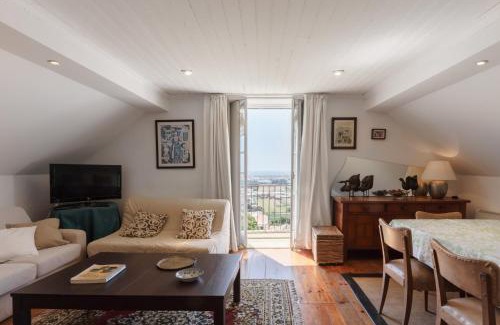 Povoa De Varzim Villa | Villa with private pool and garden by Go2oporto