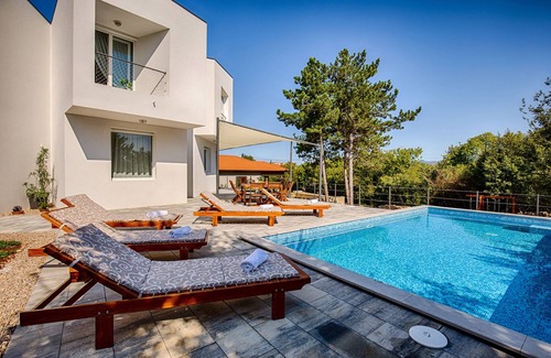 Gostinjac Villa | Villa with swimming pool in a quiet location- TRAVELER Reiseburo Krk ID 2180