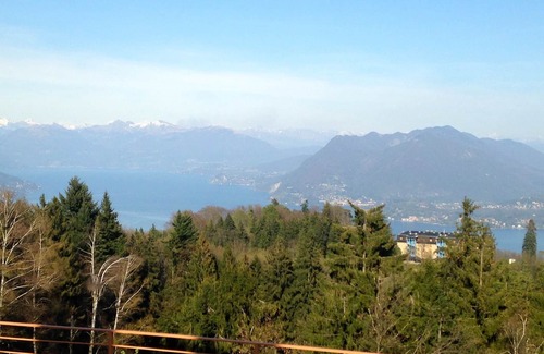 Gignese Villa | Villa with swimming pool overlooking the lakes above Stresa
