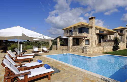 Romanos Villa | Villa Yialenia Estate