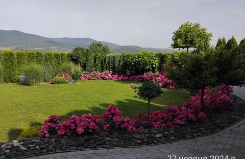 Holubyne House | Villa Zephyrus Вілла Зефір