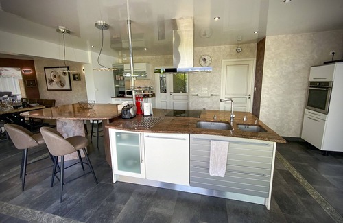 Laval-sur-Vologne Villa | Villa200m SWIMMING POOL chauffée❄️SPA❄️sauna❄️babyfoot❄️Kota-grill