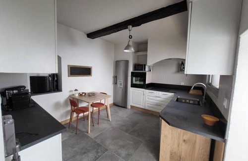 Pomerols House | Village house in Pomérols with roof terrace