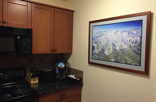 Mammoth Lakes Condo | Village Top Floor Lincoln House - Great 2 Bedroom With View of Mammoth Mountain