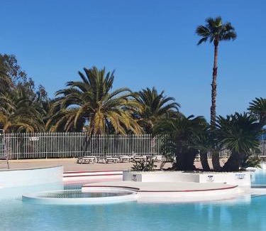 Cap Esterel Apartment | Village Vacances CAP ESTEREL , AGAY , T2 climatisé vue mer panoramique - accès de plain-pied au calme rare sur le site - Piscines et parking couvert inclus