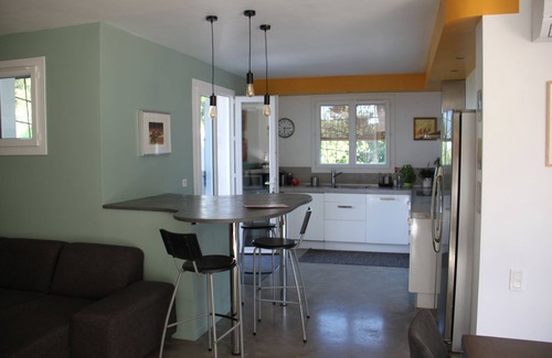 Toulon House | VillaPapyrusToulon, Heated pool, Jacuzzi, 3 bedrooms, 3 bathrooms, 3 WCs, Air conditioning.