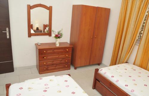 Alykes Apartment | VillaPouliezos Apartments