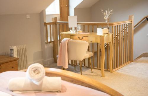 Ciliau-Aeron House | Vineyard Country Cottage