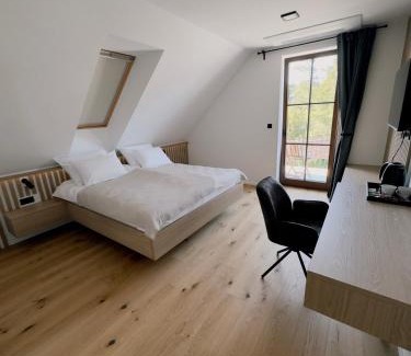 Tisina Bed & Breakfast | Vineyard Escape Herbersteinova klet