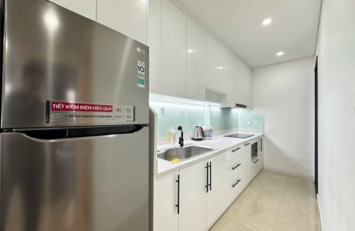 Trung Hoa Nhan Chinh Apartment | Vinhomes D’Capitale | 2BR with Full Amenities & City Access