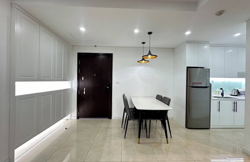 Trung Hoa Nhan Chinh Apartment | Vinhomes D’Capitale | 2BR with Full Amenities & City Access