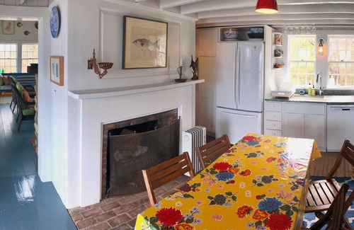 Chilmark House | Vintage 1920s House W/Beach Path & Glorious Sunset Water Views