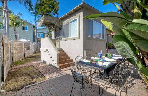 Townsite House | Vintage Beach Bungalow - For 6