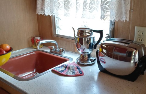 Big Lake House | Vintage Camper Trailer - lakeside site 1 hour from Minneapolis St. Paul Glamping