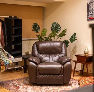 Zamalek Apartment | Vintage Vibrant Space !