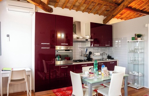 Cavarzere Apartment | VIOLET Luxury Apt in Villa, Patio, Pool, Hot Jacuzzi, A/C, WiFi, Gym, Sauna