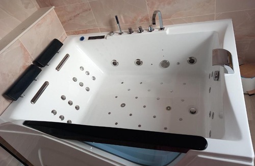 Trooz Bed & Breakfast | Vip room 209