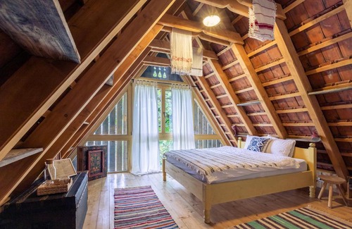 Viscri Hotel | Viscri 32 - White Barn and Blue House