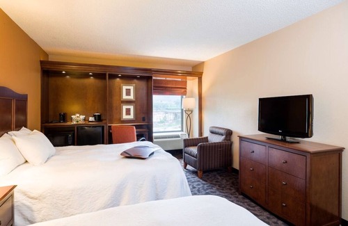 Danville Hotel | Visit Pool Stay Near Hess Rec Area With Pet Friendly Amenities Parking