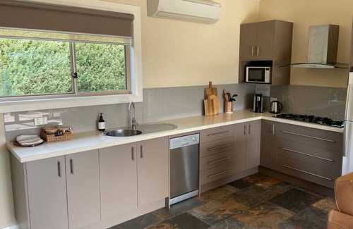 Yarra Junction Apartment | Vista 1 crisp mountain air and the day is yours