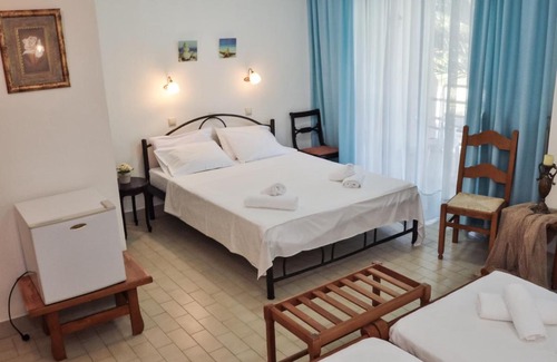 Ormos Prinou Hotel | Vlachogiannis Hotel - Quadruple Room 1