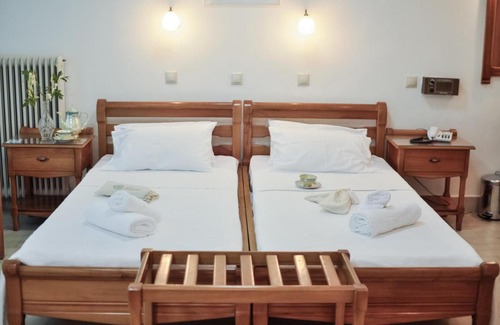 Ormos Prinou Hotel | Vlachogiannis Hotel - Quadruple Room 1