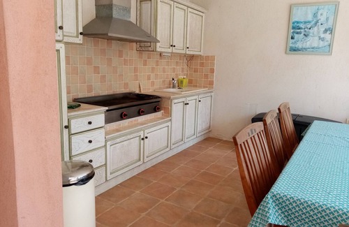 Montauroux Apartment | Vue Époustouflante, Studio au Bord de la Piscine Dans un Écrin de Verdure