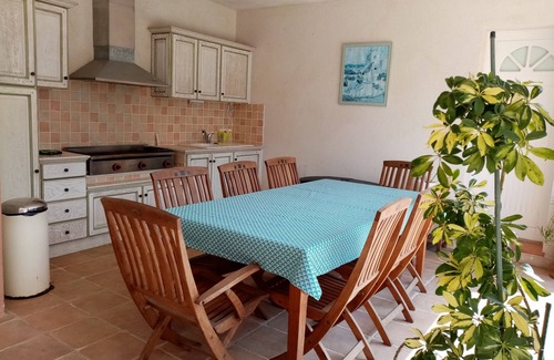 Montauroux Apartment | Vue Époustouflante, Studio au Bord de la Piscine Dans un Écrin de Verdure