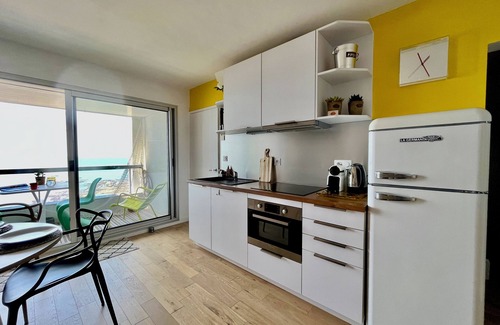 Les Sables d'Olonne Apartment | Vue imprenable sur l'océan & piscine naturelle