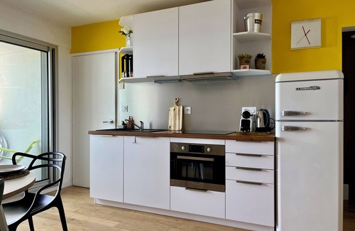 Les Sables d'Olonne Apartment | Vue imprenable sur l'océan & piscine naturelle