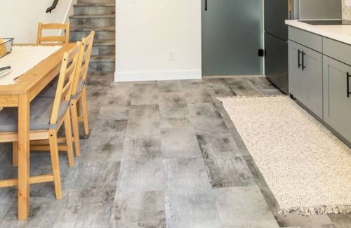 North Admiral House | W Seattle Modern Studio-Transit,AC,Close 2 Bridge!