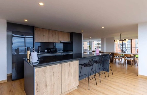 Bellavista Apartment | w* | Stunning 5BR Triplex in Rosales