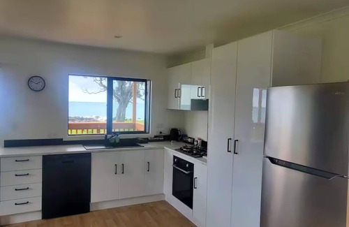 Waihau Bay House | Waihau Bay Traquility - G B's Barn