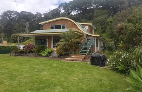 Waihau Bay Apartment | Waihau Bay Vista - G B's Barn
