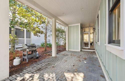 Watercolor House | Walk on the Ocean