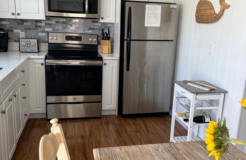 Harvey Cedars House | Walk to beach , bay, shopping & restaurants , sunset views at the end of our st