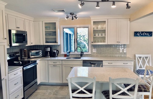 Brewster House | Walk to Beach from Sea Salt Cottage