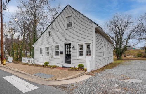 Falmouth House | Walk to Beach Historical Fredericksburg Home
