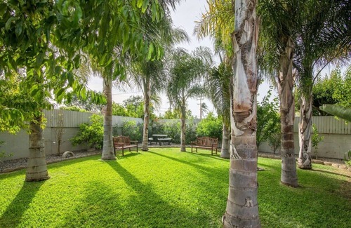 Southwest Anaheim House | Walk to Disneyland 4BR 4BA, Pool/Spa, LiveFirework
